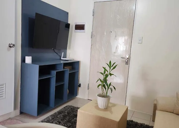 Urban Deca R1125 Ortigas Sm East Apartment *